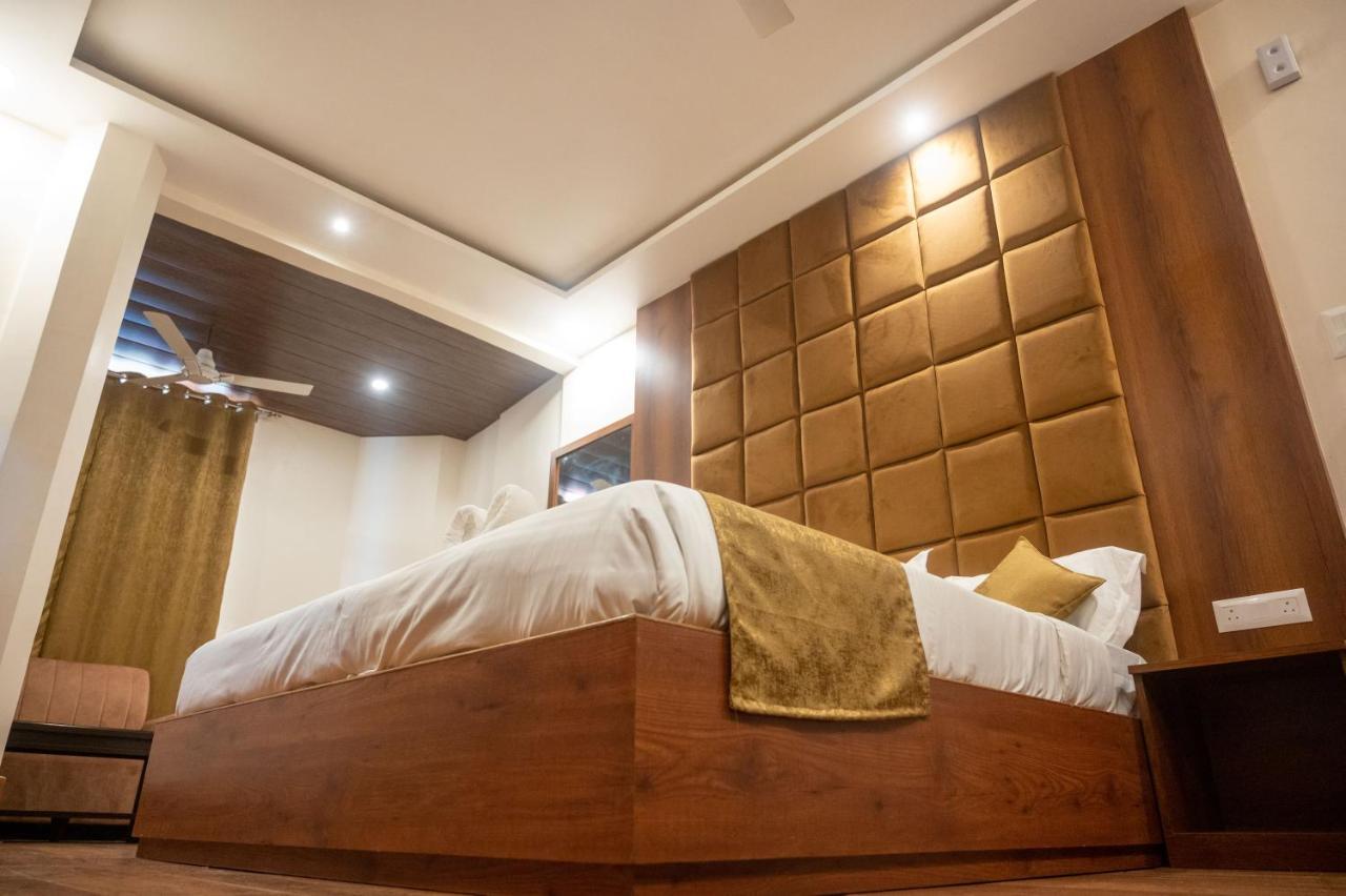 Kiran Palace Hotel Váránaszi Kültér fotó