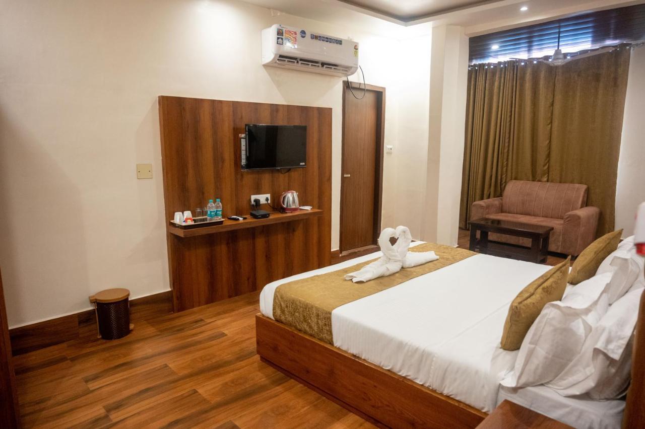 Kiran Palace Hotel Váránaszi Kültér fotó