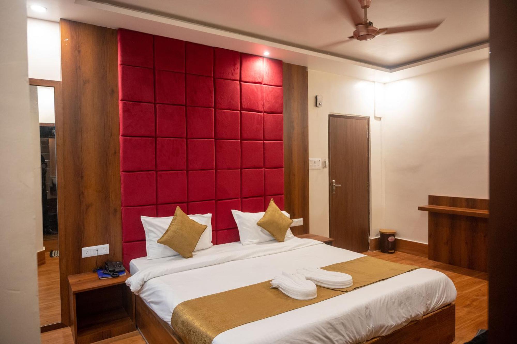 Kiran Palace Hotel Váránaszi Kültér fotó