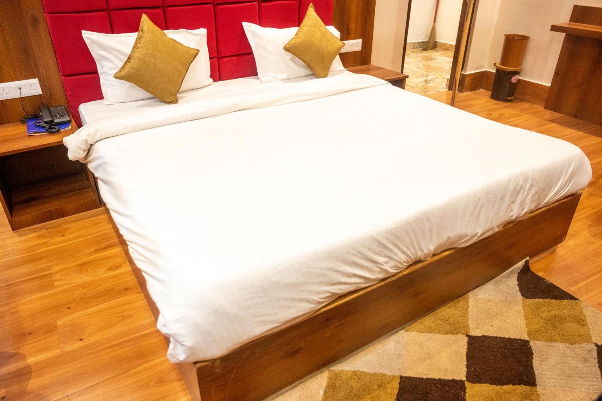 Kiran Palace Hotel Váránaszi Kültér fotó