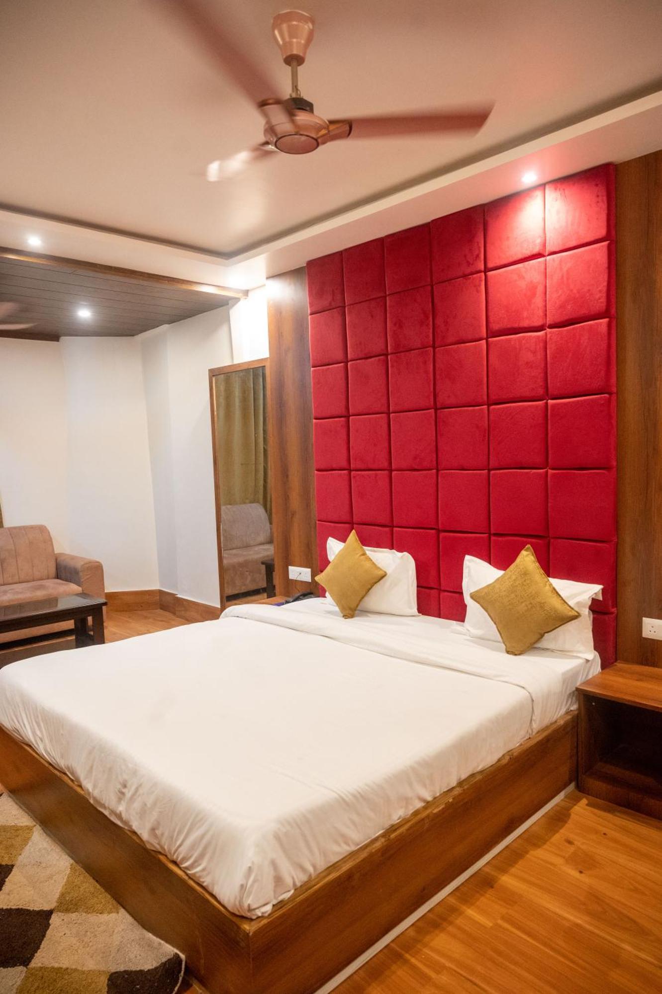 Kiran Palace Hotel Váránaszi Kültér fotó